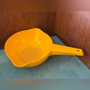 Vintage Tupperware strainer yellow